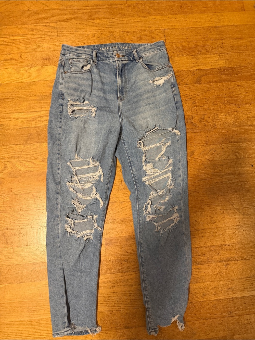 American Eagle Outfitters Light Blue Distressed High-Rise Jeans